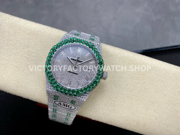 AMG Factory Audemars Piguet Royal Oak Selfwinding 15400 (1) AMG Factory Audemars Piguet Royal Oak Selfwinding 15400 41mm Green Diamond Bezel Diamond Baguette Dial