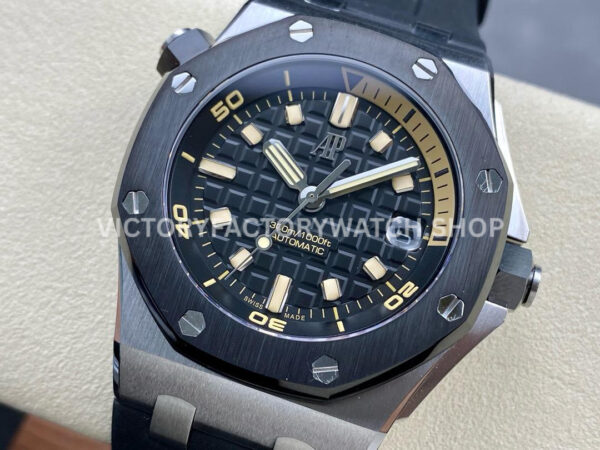 APF Factory Audemars Piguet Royal Oak Offshore Diver 15720CN.OO.A002CA.01 (4) APF Factory Audemars Piguet Royal Oak Offshore Diver 15720CN.OO.A002CA.01 42mm White Gold Rubber Strap Black Dial