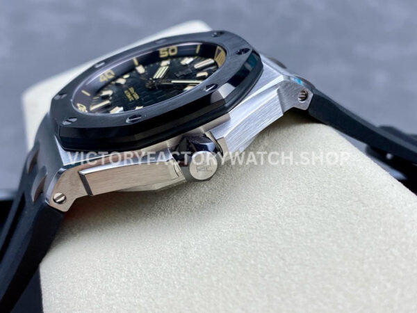 APF Factory Audemars Piguet Royal Oak Offshore Diver 15720CN.OO.A002CA.01 (9) APF Factory Audemars Piguet Royal Oak Offshore Diver 15720CN.OO.A002CA.01 42mm White Gold Rubber Strap Black Dial