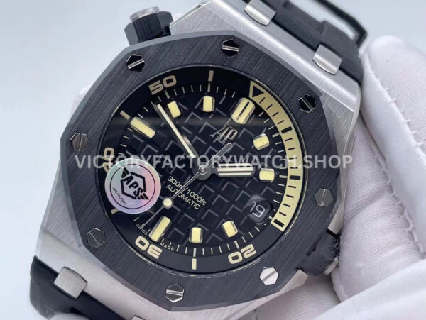 APS Factory Audemars Piguet Royal Oak Offshore Diver 15720CN.OO.A0 ( (4) APS Factory Audemars Piguet Royal Oak Offshore Diver 15720CN.OO.A002CA.01 42mm White Gold Rubber Strap Black Dial