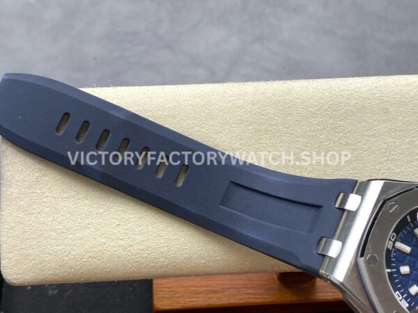 APS Factory Audemars Piguet Royal Oak Offshore Diver 15720ST.OO.A027CA.01 42mm Steel Blue Rubber Strap Blue Dial