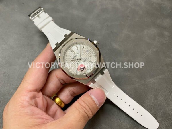 APS Factory Audemars Piguet Royal Oak Selfwinding 41mm 15400ST.OO.1220ST.04 Rubbe (9) APS Factory Audemars Piguet Royal Oak Selfwinding 41mm 15400ST.OO.1220ST.04 Rubber Strap Silver Dial