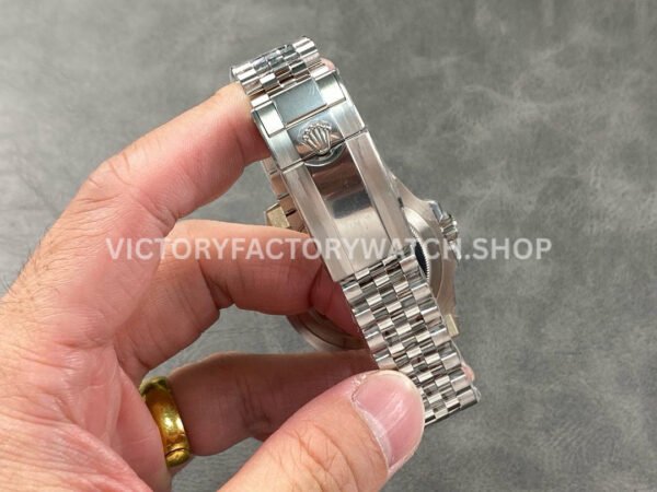 EWE Factory Rolex GMT-Master II 126710BLNR-0002 Batgirl 40mm Full 904L Black Dial Jubilee