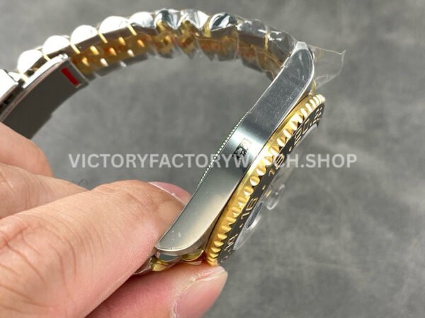 EWE Factory Rolex GMT-Master II 126713GRNR-0001 Bruce Wayne 40mm Half Yellow Gold Black Dial Jubilee