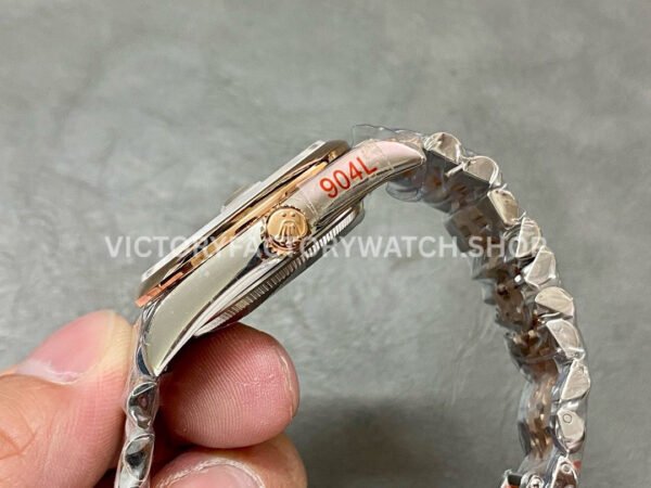 GM Factory Rolex Datejust 126201-0037 36mm Rose Gold Smooth Bezel Half Rose Gold Diamond Mop Silver Palm Motif Dial Jubilee