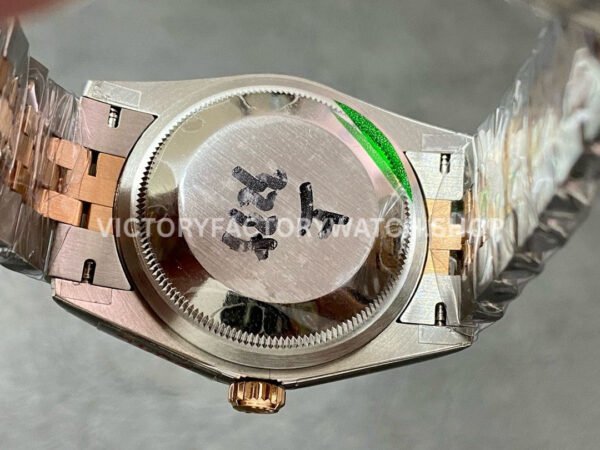 GM Factory Rolex Datejust 126201-0037 36mm Rose Gold Smooth Bezel Half Rose Gold Diamond Mop Silver Palm Motif Dial Jubilee