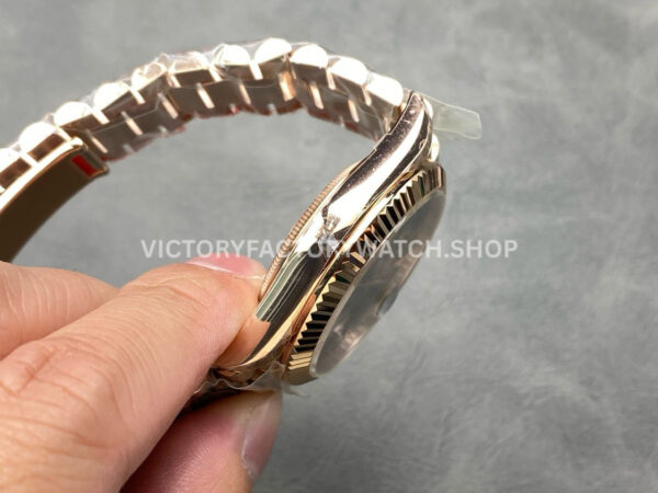 KF Factory Counterweight Rolex Day-Date 228235-0025 40mm Full Rose Gold Roman Numerals Green Dial