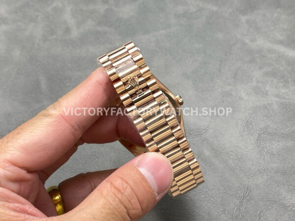 KF Factory Counterweight Rolex Day-Date 228235-0055 40mm Full Rose Gold Roman Numerals Slate Ombré Black Dial