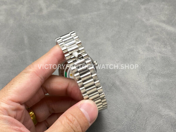 KF Factory Counterweight Rolex Day-Date 228239-0033 40mm Full White Gold Roman (1) KF Factory Counterweight Rolex Day-Date 228239-0033 40mm Full White Gold Roman Numerals Avocado Green Dial