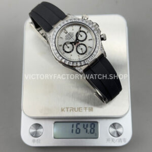 N+ Daytona 126539TBR with grey diamond dial and Oysterflex strap. Clean layout and stable performance for daily use.