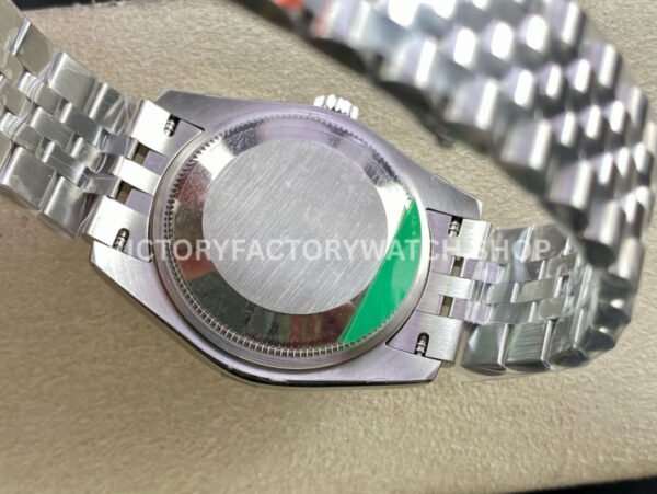 Brand : Rolex Model : Datejust 278274-0018 Case Diameter : 31mm Movement : 2236 Automatic Case Material : 904L Steel Bracelet Material : Jubilee Strap Dial : Mint Green Bezel Material : White Gold Crystal : Sapphire Crystal Water Resistance : 10ATM Clasp : Fold Clasp Clasp material : 904L Steel