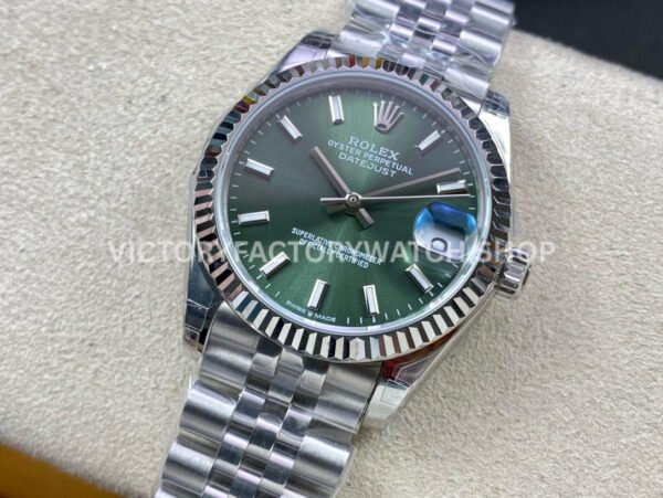 Brand : Rolex Model : Datejust 278274-0018 Case Diameter : 31mm Movement : 2236 Automatic Case Material : 904L Steel Bracelet Material : Jubilee Strap Dial : Mint Green Bezel Material : White Gold Crystal : Sapphire Crystal Water Resistance : 10ATM Clasp : Fold Clasp Clasp material : 904L Steel