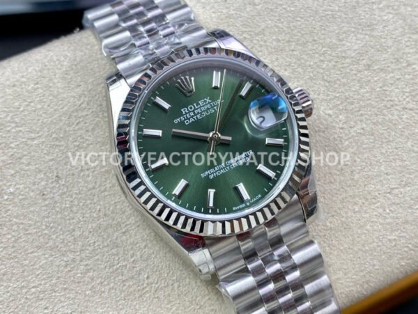 Brand : Rolex Model : Datejust 278274-0018 Case Diameter : 31mm Movement : 2236 Automatic Case Material : 904L Steel Bracelet Material : Jubilee Strap Dial : Mint Green Bezel Material : White Gold Crystal : Sapphire Crystal Water Resistance : 10ATM Clasp : Fold Clasp Clasp material : 904L Steel