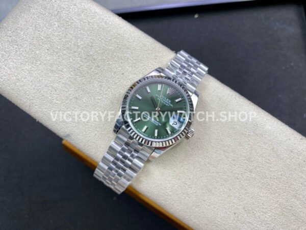 Brand : Rolex Model : Datejust 278274-0018 Case Diameter : 31mm Movement : 2236 Automatic Case Material : 904L Steel Bracelet Material : Jubilee Strap Dial : Mint Green Bezel Material : White Gold Crystal : Sapphire Crystal Water Resistance : 10ATM Clasp : Fold Clasp Clasp material : 904L Steel