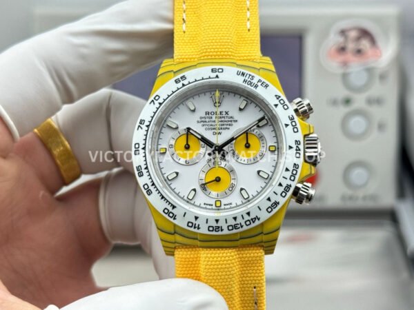 TW Factory Daytona 116500 replica carbon dial close up