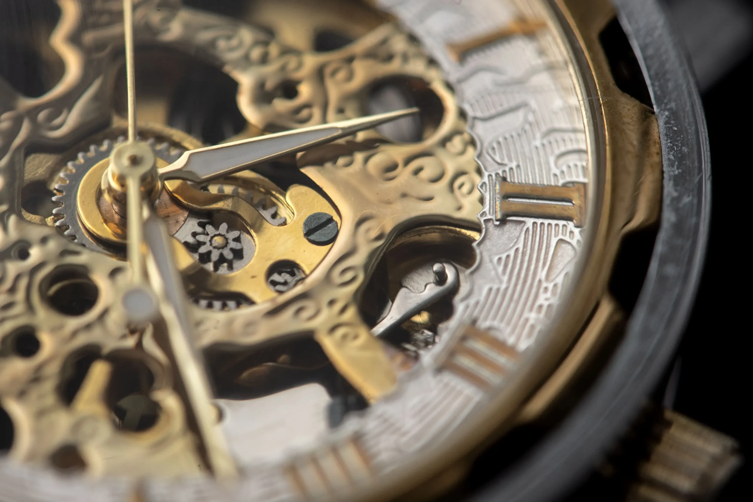 mechanical-watch-movement-close-up