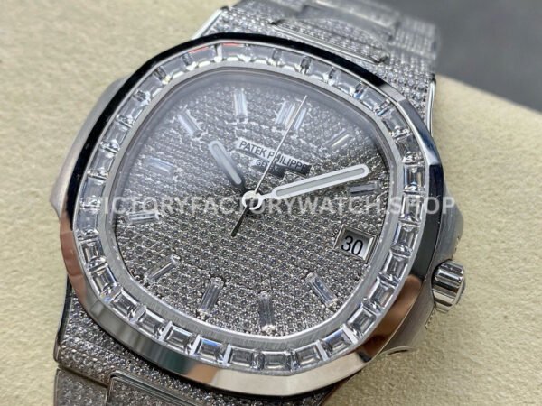 AMG Factory Patek Philippe Nautilus PP5711 40mm Baguette Diamond Bezel White Gold Diamond Baguette Diamond Silver Dial