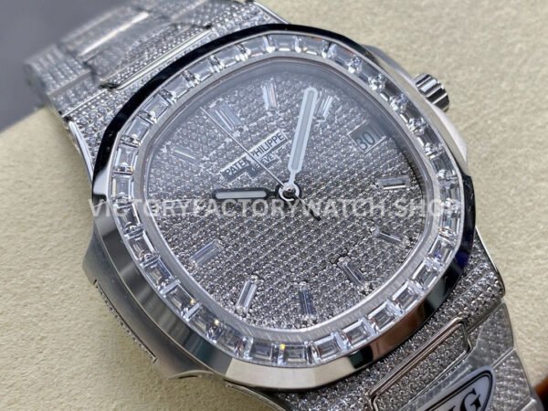 AMG Factory Patek Philippe Nautilus PP5711 40mm Baguette Diamond Bezel White Gold Diamond Baguette Diamond Silver Dial