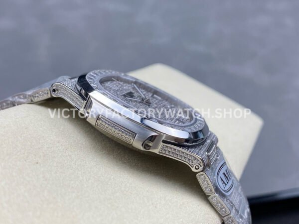 AMG Factory Patek Philippe Nautilus PP5711 40mm Baguette Diamond Bezel White Gold Diamond Baguette Diamond Silver Dial
