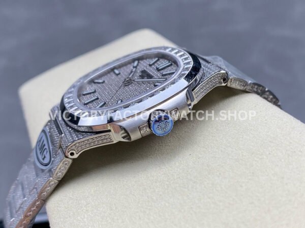 AMG Factory Patek Philippe Nautilus PP5711 40mm Baguette Diamond Bezel White Gold Diamond Diamond Silver Dial
