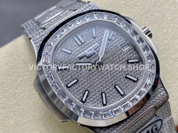 AMG Factory Patek Philippe Nautilus PP5711 40mm Baguette Diamond Bezel White Gold Diamond Diamond Silver Dial