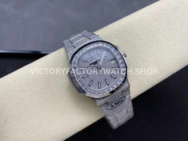 AMG Factory Patek Philippe Nautilus PP5711 40mm Baguette Diamond Bezel White Gold Diamond Diamond Silver Dial