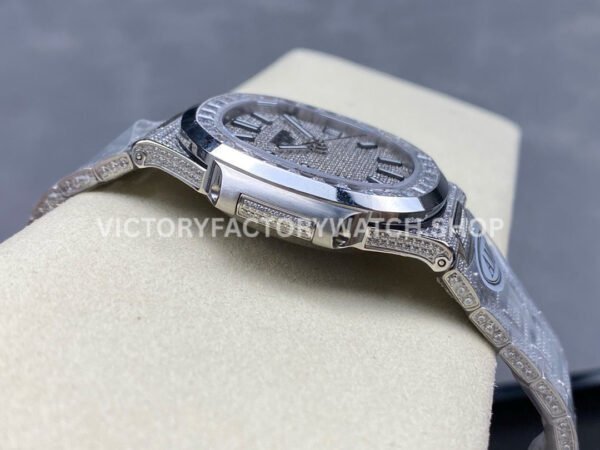 AMG Factory Patek Philippe Nautilus PP5711 40mm Baguette Diamond Bezel White Gold Diamond Diamond Silver Dial