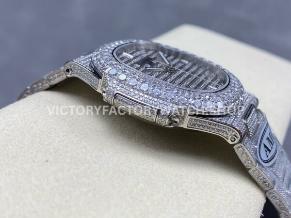 AMG Factory Patek Philippe Nautilus PP5711 40mm Diamond Bezel White GoldDiamond 6 AMG Factory Patek Philippe Nautilus PP5711 40mm Diamond Bezel White Gold Diamond 6 9 12 Baguette Diamond Silver Dial