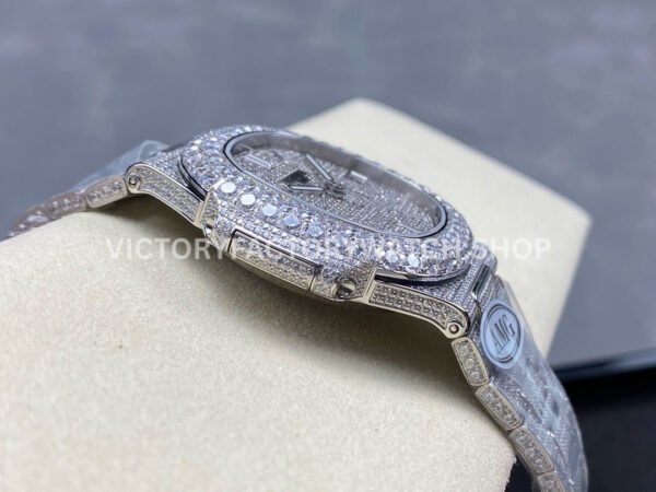 AMG Factory Patek Philippe Nautilus PP5711 40mm Diamond Bezel White Gold Diamond Baguette Diamond Silver Dial