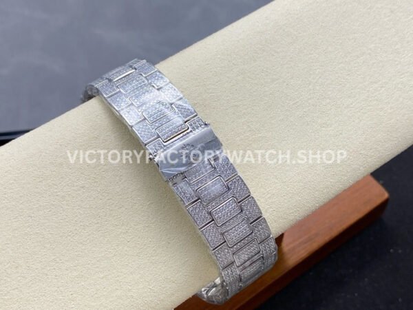 AMG Factory Patek Philippe Nautilus PP5711 40mm Diamond Bezel White Gold Diamond Baguette Diamond Silver Dial
