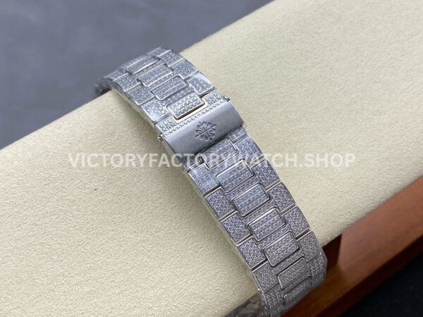 AMG Factory Patek Philippe Nautilus PP5711 40mm Diamond Bezel White GoldDiamond, Diamond Silver D AMG Factory Patek Philippe Nautilus PP5711 40mm Diamond Bezel White Gold Diamond Diamond Silver Dial