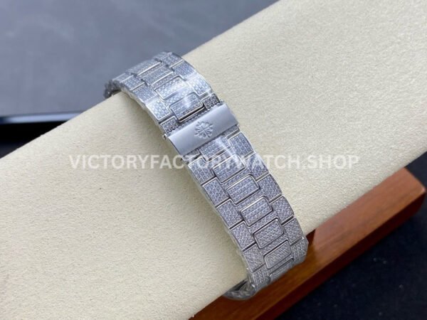 AMG Factory Patek Philippe Nautilus PP5711 40mm Small Diamond Bezel White Gold Diamond Baguette Diamond Silver Dial