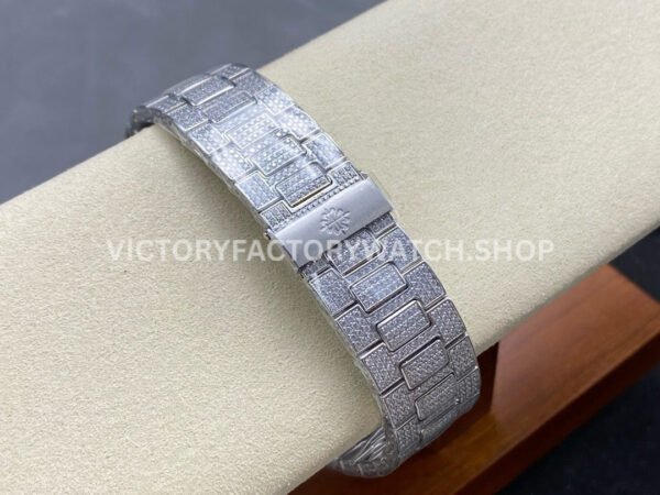 AMG Factory Patek Philippe Nautilus PP5711 40mm Small Diamond Bezel White Gold Diamond Diamond Silver Dial