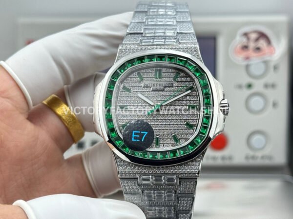 E7 Emerald Nautilus 5711 130P gray dial green diamond bezel