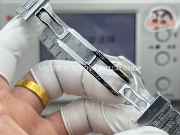 E7 Factory Patek Philippe Emerald Nautilus 5711/113P-001 40mm Full Green Diamond Bezel Platinum Gray Dial