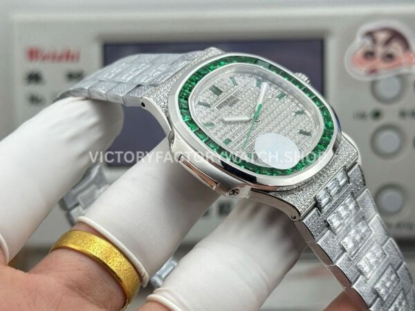 E7 Factory Patek Philippe Emerald Nautilus 5711/113P-001 40mm Full Green Diamond Bezel Platinum Gray Dial