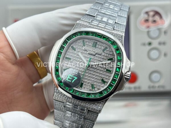 E7 Factory Patek Philippe Emerald Nautilus 5711/113P-001 40mm Full Green Diamond Bezel Platinum Gray Dial