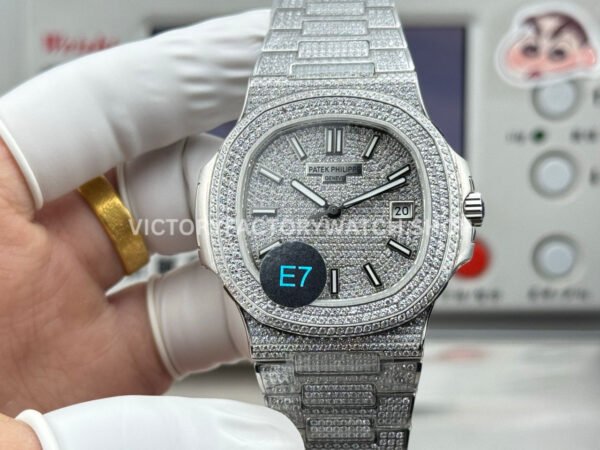 E7 Patek Philippe Nautilus 5711 diamond silver dial white gold