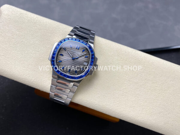 GR Factory Patek Philippe Emerald Nautilus 5711-111P-001 35.2mm Full Platinum Gray Dial (1) GR Factory Patek Philippe Emerald Nautilus 5711/111P-001 35.2mm Full Platinum Blue Diamond Bezel Gray Dial