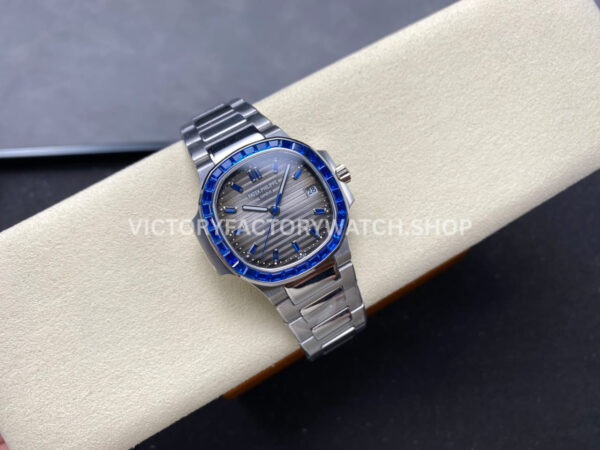 GR Factory Patek Philippe Emerald Nautilus 5711-111P-001 35.2mm Full Platinum Gray Dial (3) GR Factory Patek Philippe Emerald Nautilus 5711/111P-001 35.2mm Full Platinum Blue Diamond Bezel Gray Dial