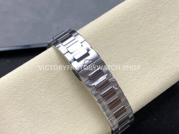 GR Factory Patek Philippe Emerald Nautilus 5711-111P-001 35.2mm Full Platinum Gray Dial (9) GR Factory Patek Philippe Emerald Nautilus 5711/111P-001 35.2mm Full Platinum Blue Diamond Bezel Gray Dial
