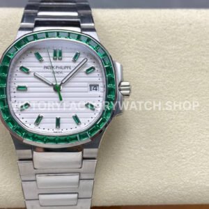 GR Emerald Nautilus 5711 113P 010 white dial green diamond