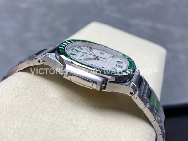 GR Factory Patek Philippe Emerald Nautilus 5711/113P-010 35.2mm Full Platinum Green Diamond White Dial