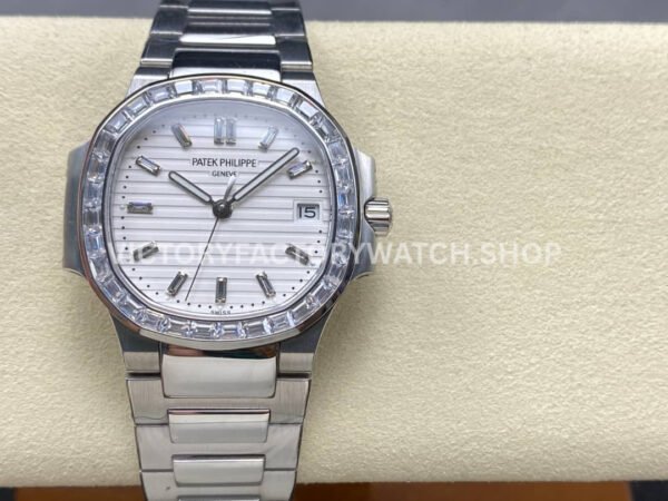 GR Emerald Nautilus 5711 110P 010 white dial diamond bezel