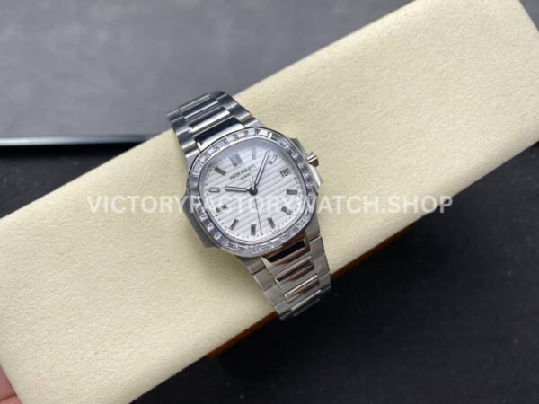 GR Factory Patek Philippe Emerald Nautilus 5711/110P-010 35.2mm Full Platinum Diamond Bezel White Dial