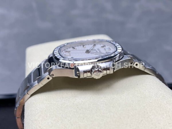 GR Factory Patek Philippe Emerald Nautilus 5711/110P-010 35.2mm Full Platinum Diamond Bezel White Dial