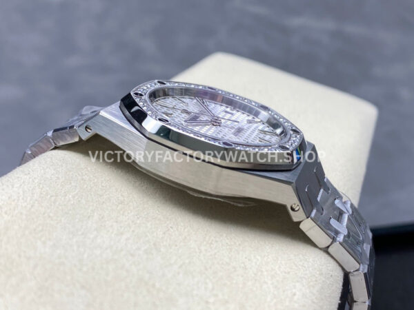 IPF Factory Audemars Piguet Royal Oak 15450ST.OO.1256ST.01 37mm Stainless Steel Diamond Bezel Silver Dial (5) IPF Factory Audemars Piguet Royal Oak 15450ST.OO.1256ST.01 37mm Stainless Steel Diamond Bezel Silver Dial