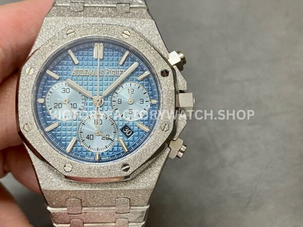 Blue dial 26240BC chronograph features a frosted white gold finish, creating strong contrast between texture and dial depth.