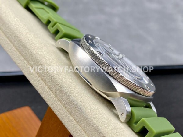 TTF Factory Panerai Submersible PAM01226 44mm Steel Rubber Strap White Dial