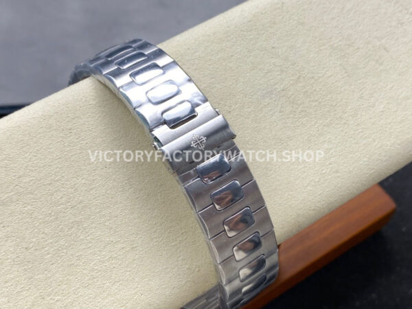 TW Factory Patek Philippe Nautilus 57261A-010 40mm Full Steel Diamond Bezel White Dial (8) TW Factory Patek Philippe Nautilus 5726/1A-010 40mm Full Steel Diamond Bezel White Dial